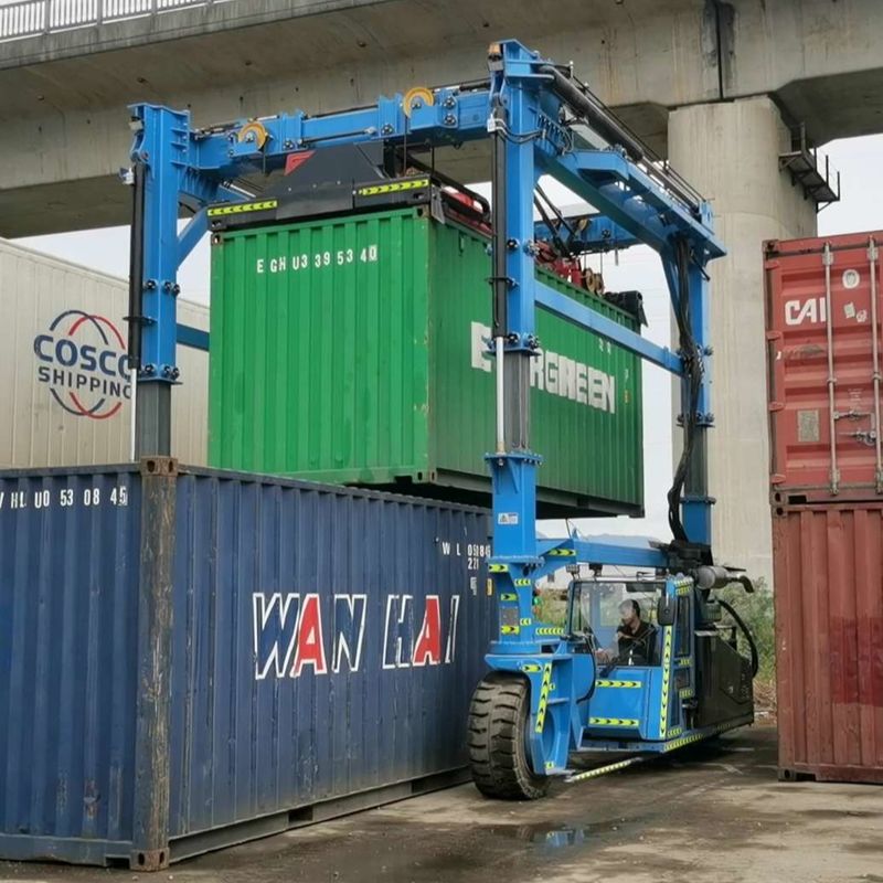 80T Straddle Carrier Truck Heavy Duty Vehicle for Port / Stock Yards Lifting Containers